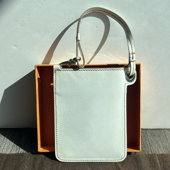 Auth. Tod’s White Leather Phone/Cards Case - Picture 2 of 16